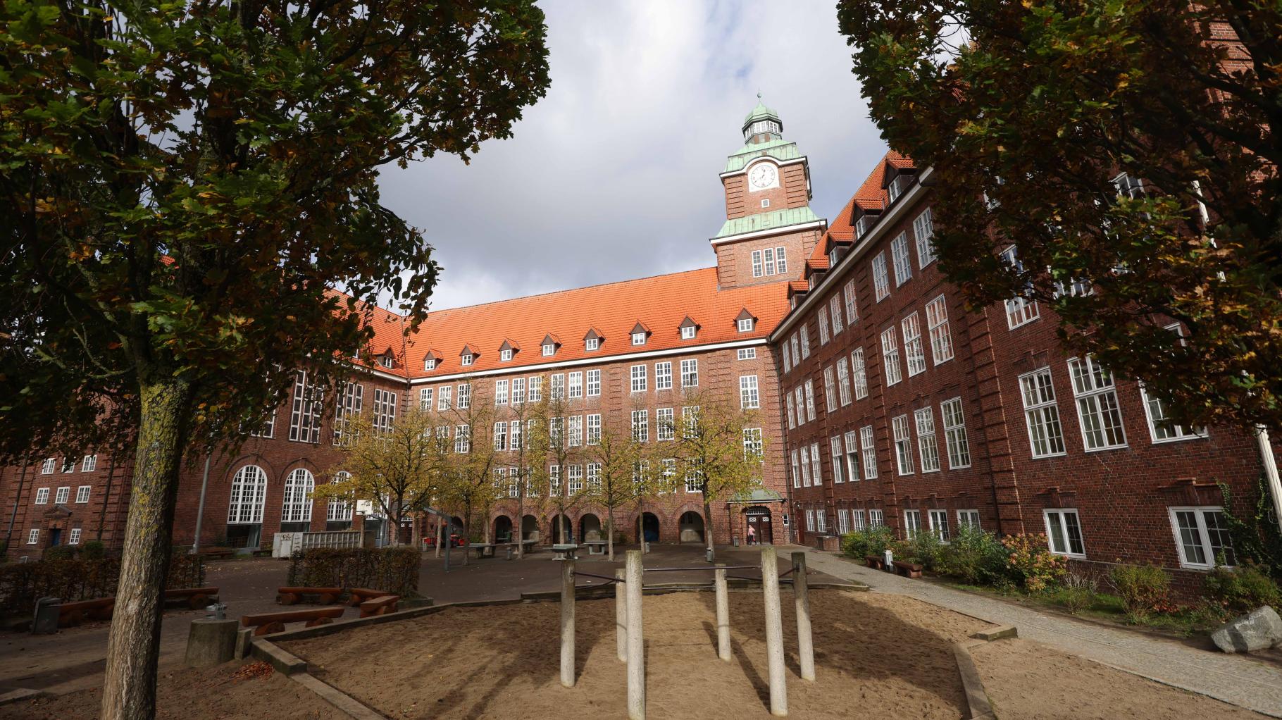 Käfighaltung für Schüler“: Schulleiter Christoph Kindl drängt auf Anbau am  Alten Gymnasium