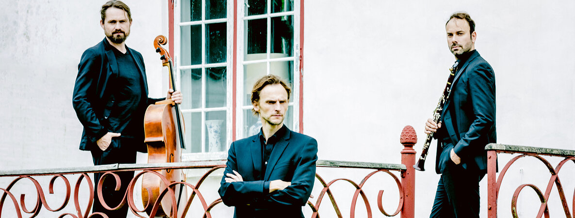 Die Gründer des Schackenborg Musikfest: Das Danish Clarinet Trio bestehend aus Martin Qvist Hansen (Piano), Tommaso Lonquich (Klarinette) und Jonathan Slaatto (Cello).
