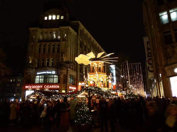 Der Weihnachtsmarkt Spitalerstraße in der Hamburger Innenstadt