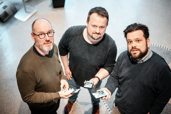 Chefredakteur Gwyn Nissen (v.l.) mit Technikchef Carsten Werth und dem stellvertretenden Chefredakteur Cornelius von Tiedemann.