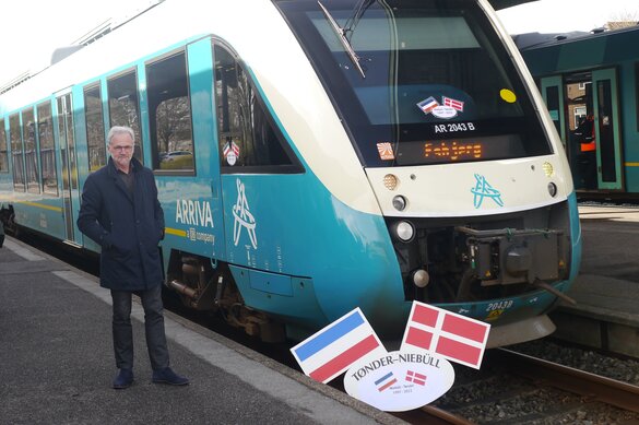 Tonderns Bürgermeister Jørgen Popp Petersen beim Jubiläum der grenzüberschreitenden Bahnverbindung im Jahr 2022.